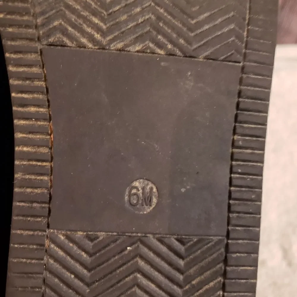 G by Guess very good